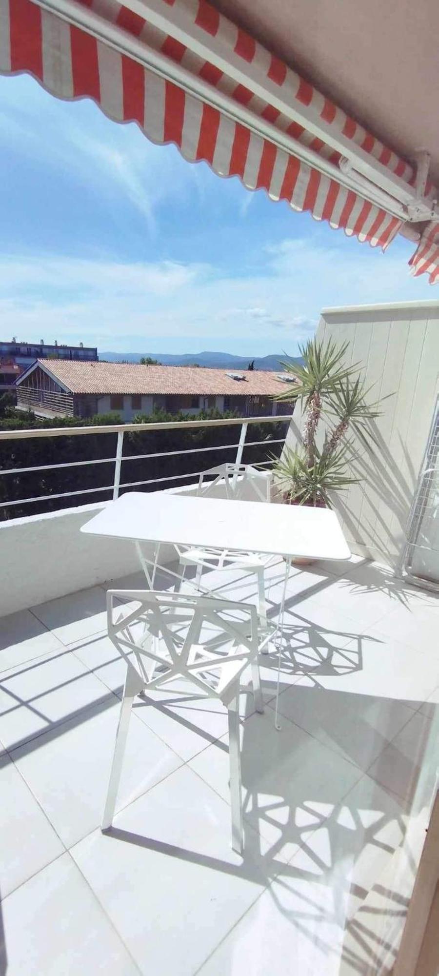 Eden Apartment *